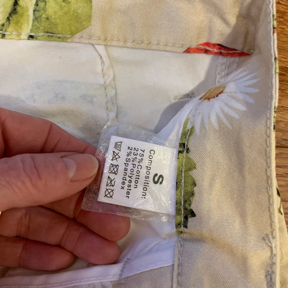 Vegetable Print Barrel Pants NWT S - Picture 5 of 10